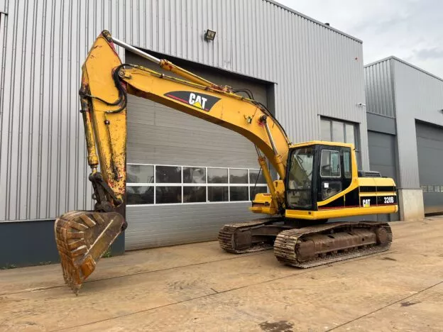 Escavadeira CAT 320B - Imagem 3