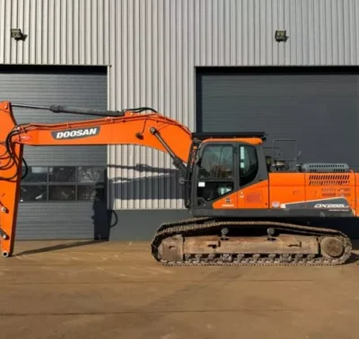 Escavadeira Doosan DX225LC-5